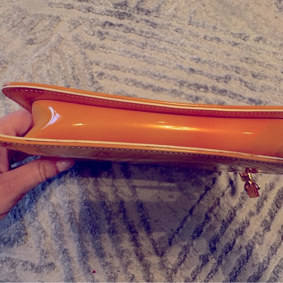 AUTHENTIC Vintage LV Vernis Lexington Monogrammed Pouchette - Picture 12 of 13